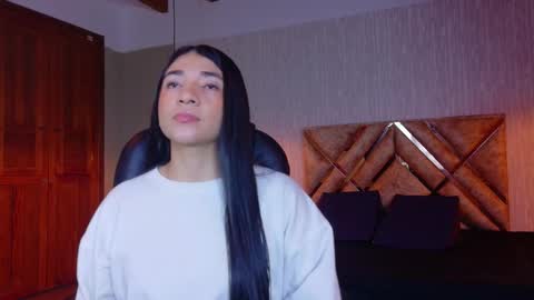 Aurora online show from November 2025 03:50:01 AM