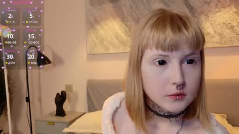 Snapshot of aurora_radiance chatting on May 2026 08:19:01 AM Serena online show from May 2026 08:19:01 AM