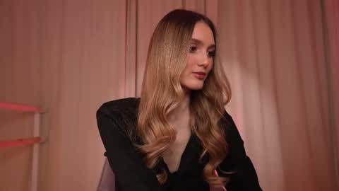 Snapshot of aurora_the_ballerina chatting on December 2025 07:03:02 AM Aurora online show from December 2025 07:03:02 AM