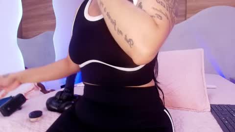 auroraa_miller online show from May 2026 03:02:02 AM