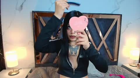 Aurora Diaz online show from April 2026 05:30:01 PM