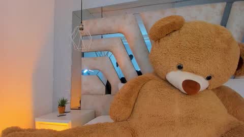 Aurora  online show from January 2026 07:17:01 PM