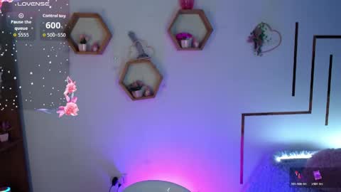 aurorahans online show from April 2026 12:27:02 AM