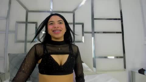 aurorahoney32 online show from May 2026 09:34:02 PM