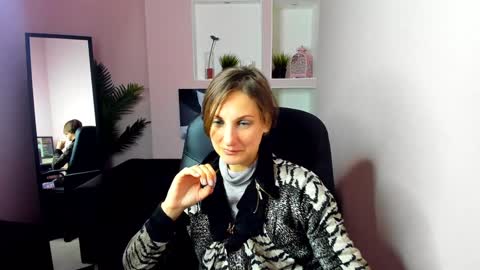 Aurora online show from December 2024 07:30:02 PM