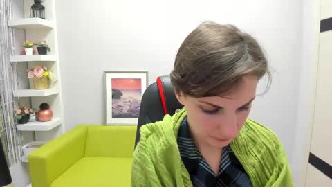 Aurora online show from February 2025 07:05:02 PM