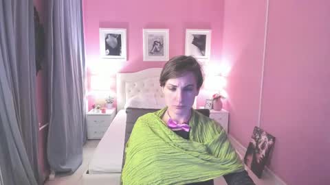 Aurora online show from March 2025 07:17:01 PM