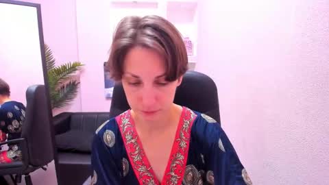 Aurora online show from October 2025 03:01:02 PM