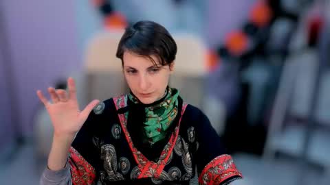 Aurora online show from October 2025 10:25:01 AM