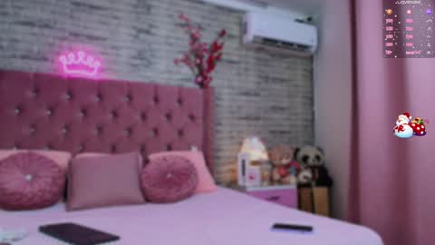 Aurora online show from December 2024 01:17:01 PM