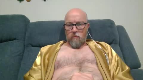 aussieguy73 online show from December 2025 12:12:02 PM