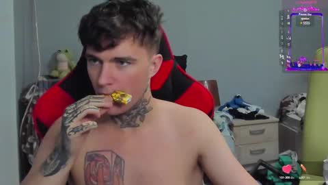 Snapshot of austen_milker chatting on December 2024 07:11:02 PM Austen online show from December 2024 07:11:02 PM