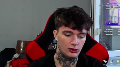 Snapshot of austen_milker chatting on December 2024 11:17:02 AM Austen online show from December 2024 11:17:02 AM