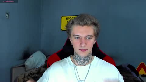 Snapshot of austen_milker chatting on September 2025 09:26:01 PM Austen online show from September 2025 09:26:01 PM