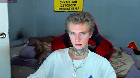 Snapshot of austen_milker chatting on September 2025 04:41:01 PM Austen online show from September 2025 04:41:01 PM