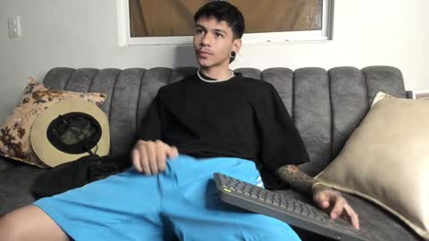 Snapshot of austin_falcon chatting on December 2024 08:15:01 PM Austin online show from December 2024 08:15:01 PM