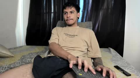 Snapshot of austin_falcon chatting on January 2025 08:22:02 PM Austin online show from January 2025 08:22:02 PM