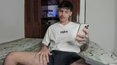 Snapshot of austin_falcon chatting on September 2025 02:06:01 PM Austin online show from September 2025 02:06:01 PM