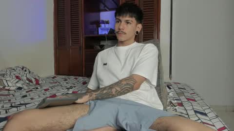 Snapshot of austin_falcon chatting on September 2025 08:08:01 PM Austin online show from September 2025 08:08:01 PM