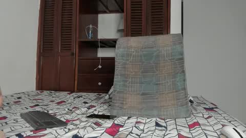 Snapshot of austin_falcon chatting on October 2025 01:20:01 PM Austin online show from October 2025 01:20:01 PM