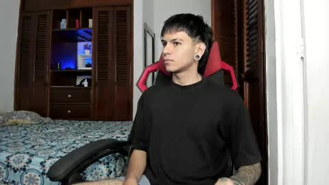 Snapshot of austin_falcon chatting on November 2025 01:15:01 PM Austin online show from November 2025 01:15:01 PM