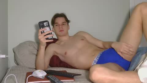 Snapshot of auston_r1ch chatting on January 2025 12:26:01 AM Auston 3 online show from January 2025 12:26:01 AM