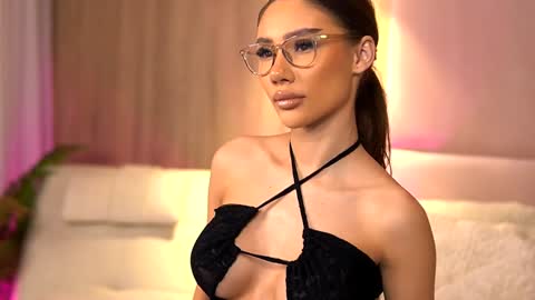 Ava online show from January 2025 10:41:02 PM