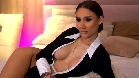 Ava online show from January 2025 10:59:01 PM