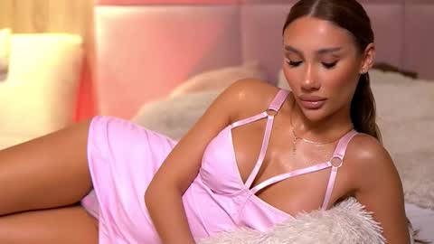 Ava online show from September 2025 10:24:02 PM