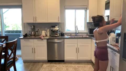 Little Ava  online show from April 2026 07:31:01 PM