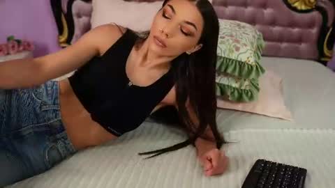Pamela online show from June 2026 04:46:01 AM