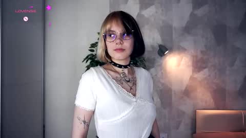 avaobierne online show from February 2026 06:33:02 PM