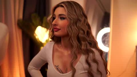 Carina online show from March 2025 02:15:02 AM