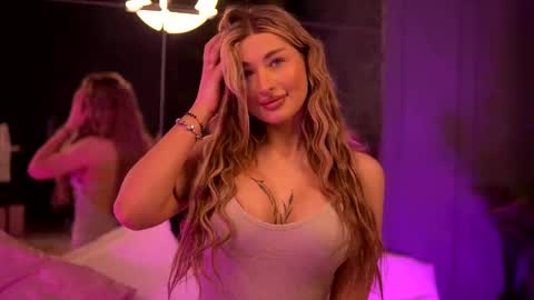 Carina online show from March 2025 01:12:01 AM