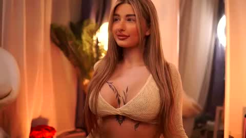 Carina online show from March 2025 11:38:02 PM