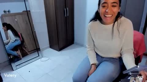 Snapshot of ave_fenix69 chatting on November 2025 02:43:02 AM Valery -- online show from November 2025 02:43:02 AM