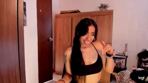 Snapshot of ave_fenix69 chatting on February 2026 08:47:01 PM Valery -- online show from February 2026 08:47:01 PM