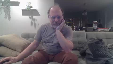 Snapshot of averagegreg chatting on February 2026 02:21:01 AM Greg online show from February 2026 02:21:01 AM