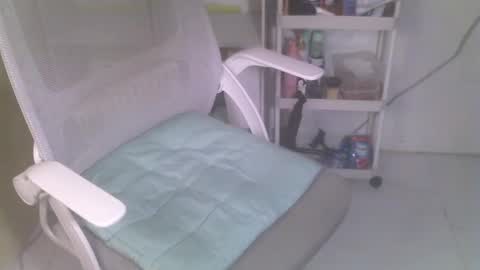 Snapshot of averageuncut1 chatting on March 2025 05:50:02 AM Rhian online show from March 2025 05:50:02 AM