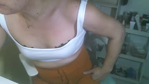 Snapshot of averageuncut1 chatting on March 2025 05:08:01 AM Rhian online show from March 2025 05:08:01 AM