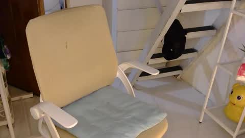 Snapshot of averageuncut1 chatting on September 2025 04:46:02 AM Rhian online show from September 2025 04:46:02 AM