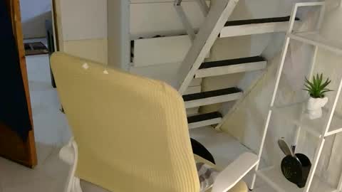 Snapshot of averageuncut1 chatting on October 2025 01:59:02 AM Rhian online show from October 2025 01:59:02 AM