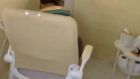 Snapshot of averageuncut1 chatting on November 2025 03:16:01 AM Rhian online show from November 2025 03:16:01 AM