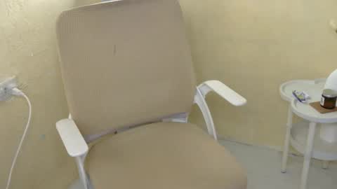 Snapshot of averageuncut1 chatting on November 2025 02:39:02 AM Rhian online show from November 2025 02:39:02 AM