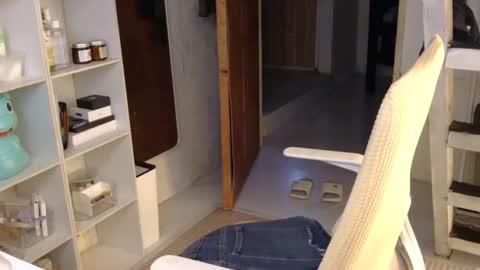 Snapshot of averageuncut1 chatting on December 2025 05:53:01 PM Rhian online show from December 2025 05:53:01 PM