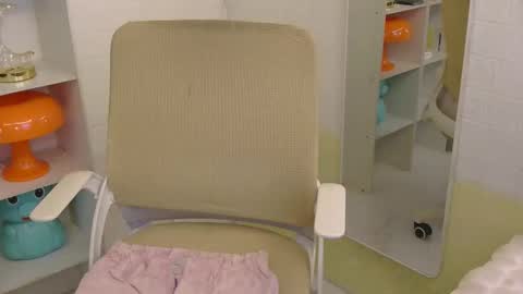 Snapshot of averageuncut1 chatting on January 2026 04:07:02 AM Rhian online show from January 2026 04:07:02 AM