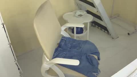 Snapshot of averageuncut1 chatting on February 2026 02:48:01 AM Rhian online show from February 2026 02:48:01 AM