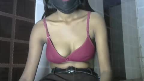 avery_lust01 online show from April 2026 05:27:02 AM