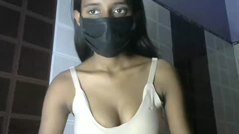 avery_lust01 online show from May 2026 10:43:02 AM