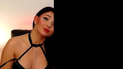 AveryWillow online show from January 2025 04:35:01 PM